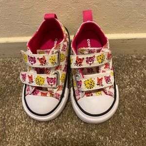 EUC Toddler Converse Lion Shoes
